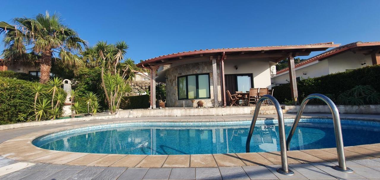 Sunset Villa *